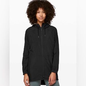 WOMENS LULULEMON BLACK SEEK THE SKY JACKET PACKABLE WATER REPELLENT SIZE 2 2019